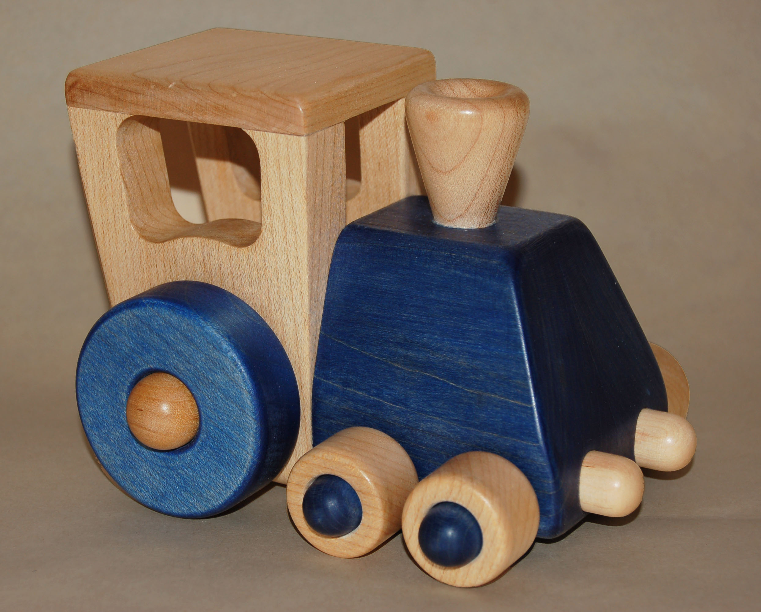 Hračky ze dřeva - design a realizace
